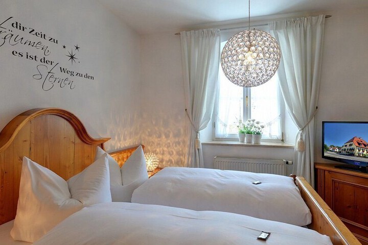 Room 3 of 58