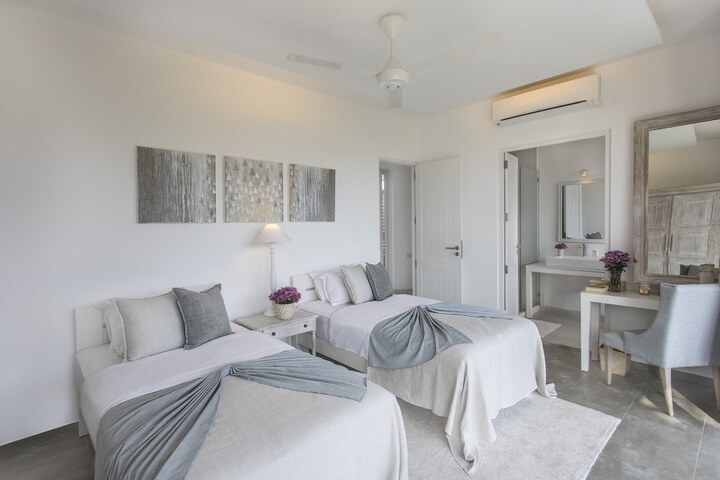 Room 4 of 62