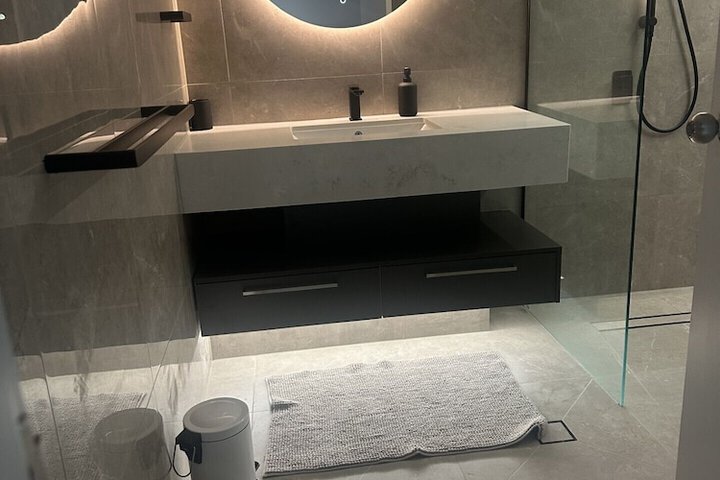 Room 90 of 127