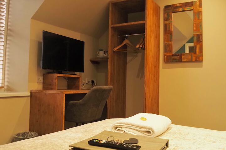 Room 9 of 36