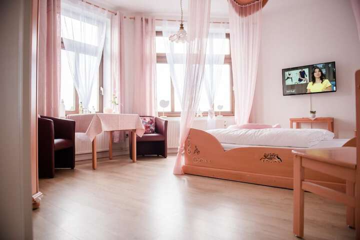 Room 29 of 48