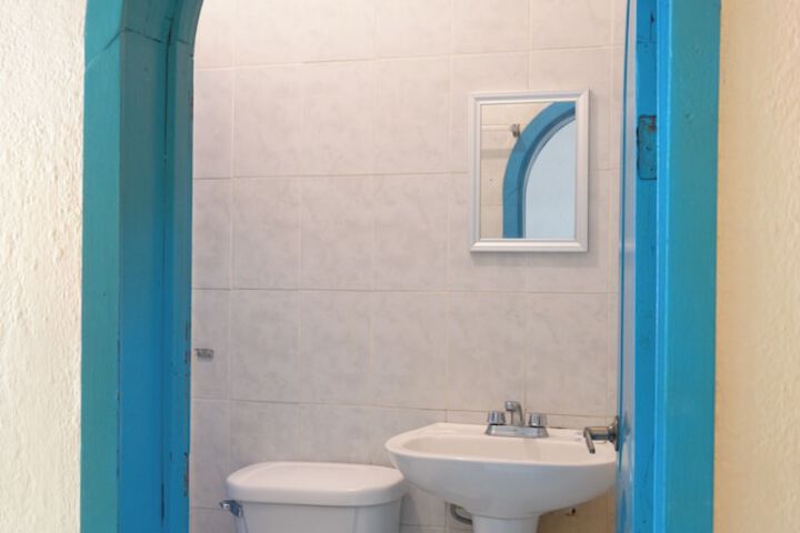 Room 10 of 17