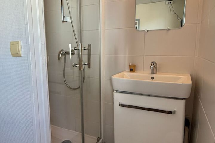 Room 21 of 27
