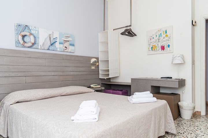 Room 7 of 37