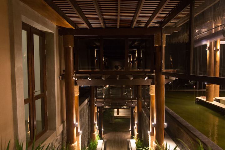 Hotel 2 of 75