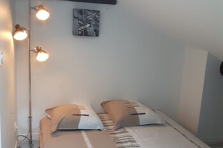 Room 4 of 5