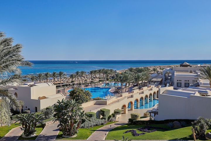 Hotel Pool