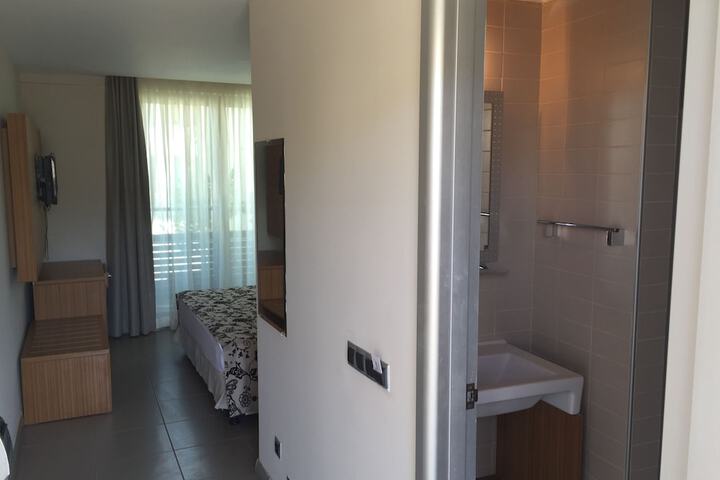 Room 26 of 60