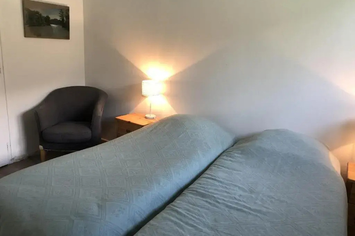 Room 2 of 12