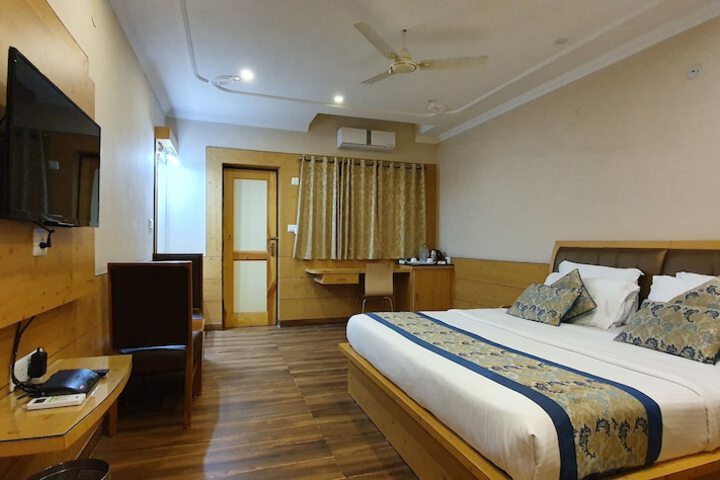 Room 13 of 75