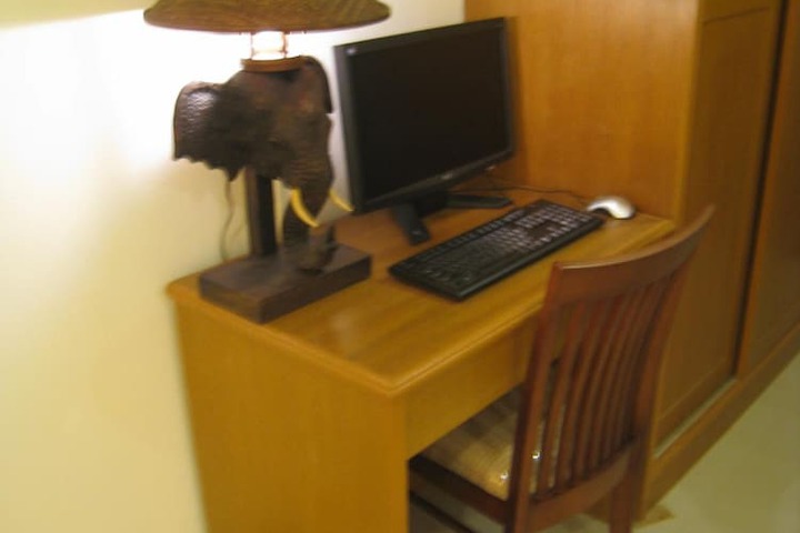Business Center 21 of 27