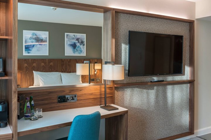 Room 8 of 37