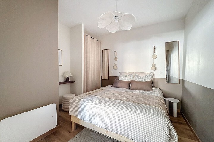 Room 2 of 17