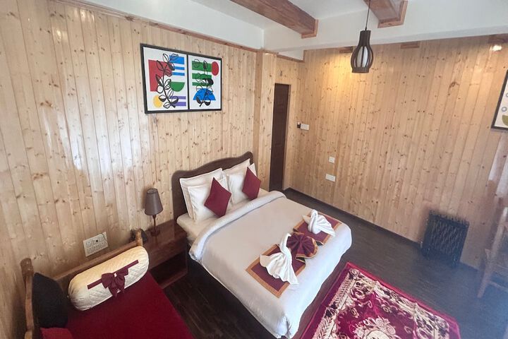 Room 28 of 251
