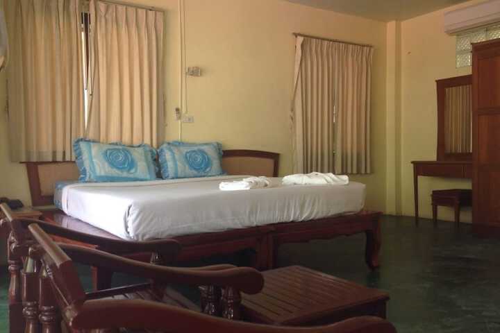 Room 3 of 45
