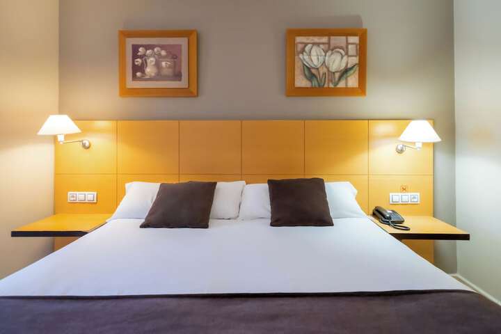 Room 30 of 132
