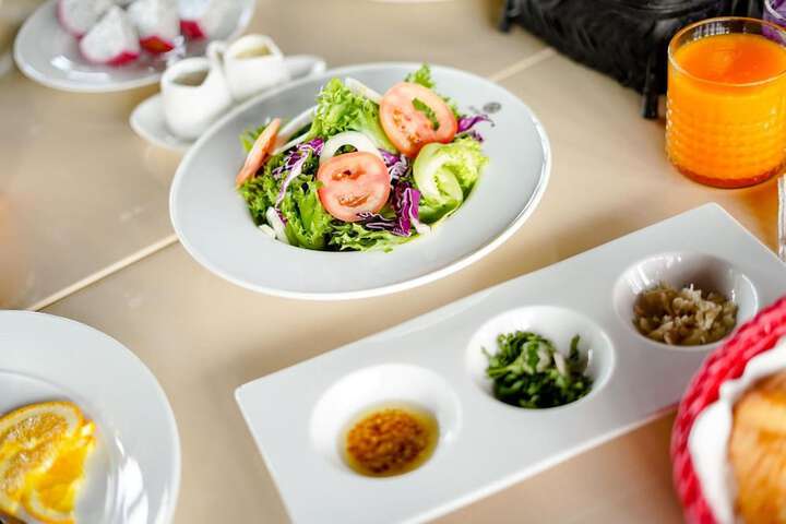 Dining 46 of 64