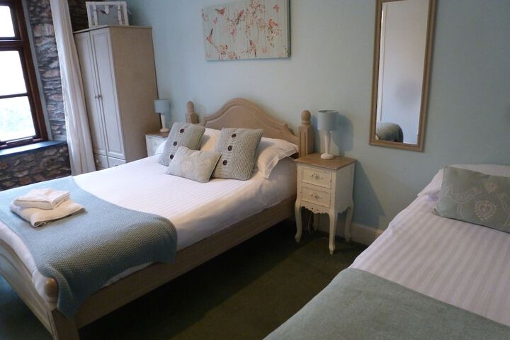 Room 12 of 64