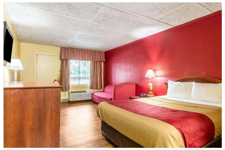 1 King Bed (1 of 22)