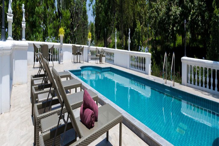 Pools & Facilities
