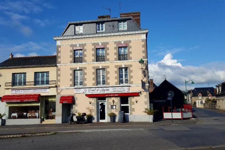 Hotel Le Pont dAnjou