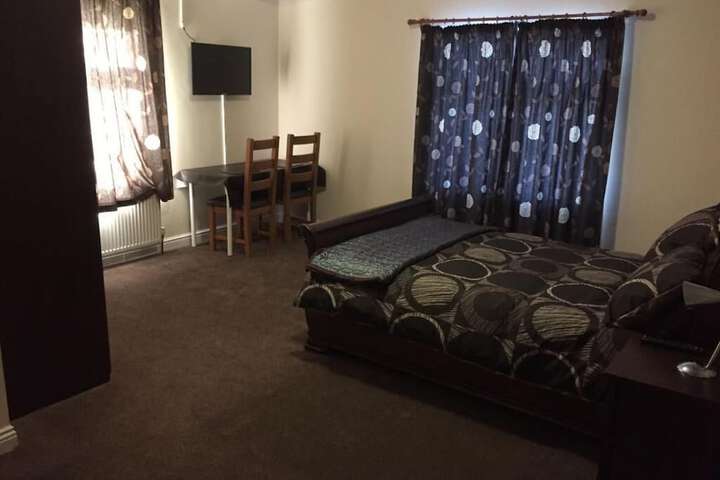 Room 10 of 26
