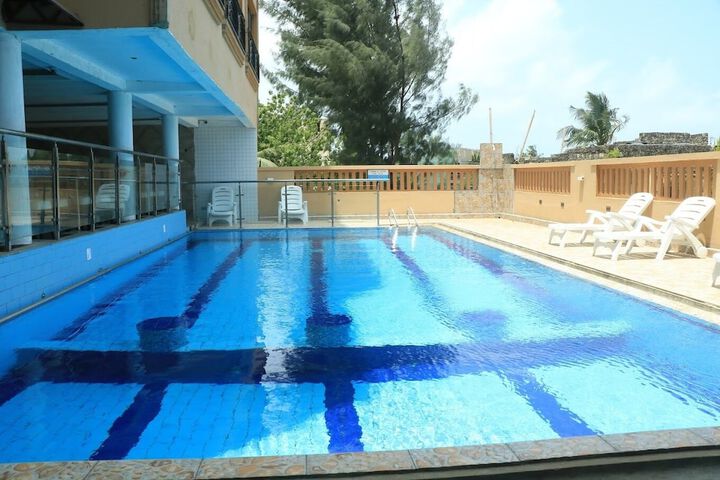 Pool 25 of 43