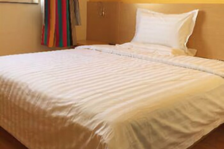 Room 6 of 7