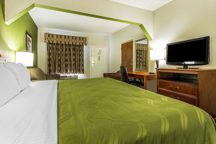 1 King Bed Suite (2 of 2)
