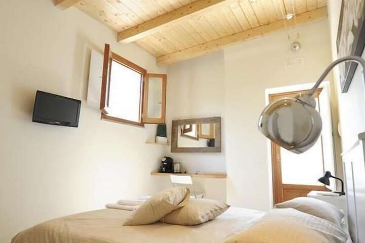 Room 6 of 26