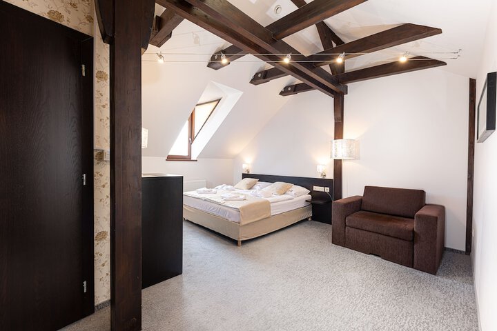 Room 26 of 74