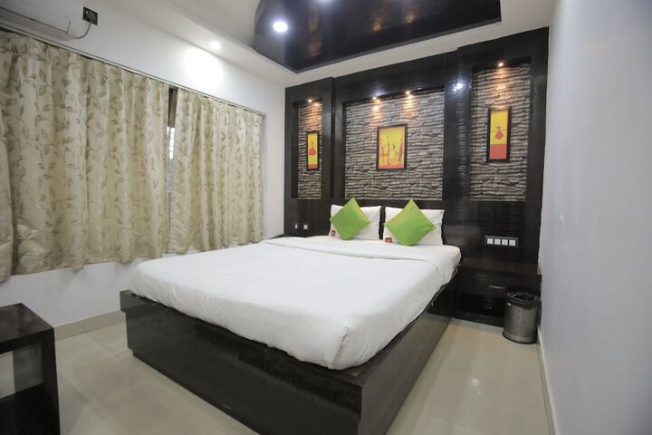 Room 4 of 11