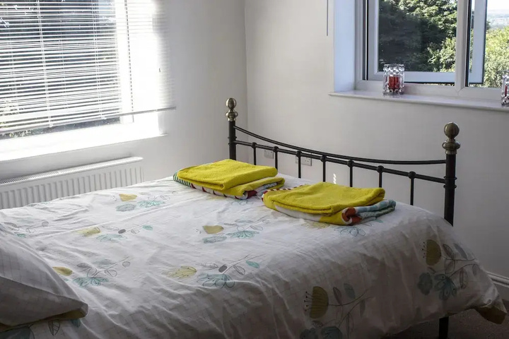 Room 5 of 13