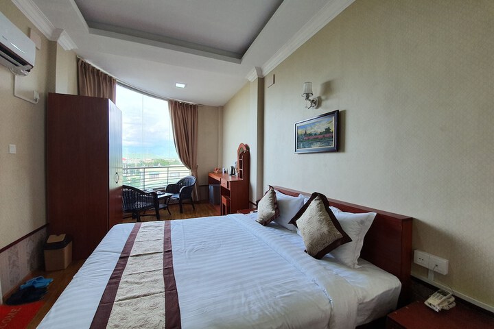 Room 12 of 43