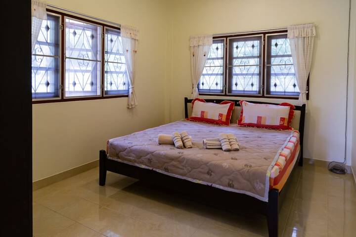 Room 6 of 44