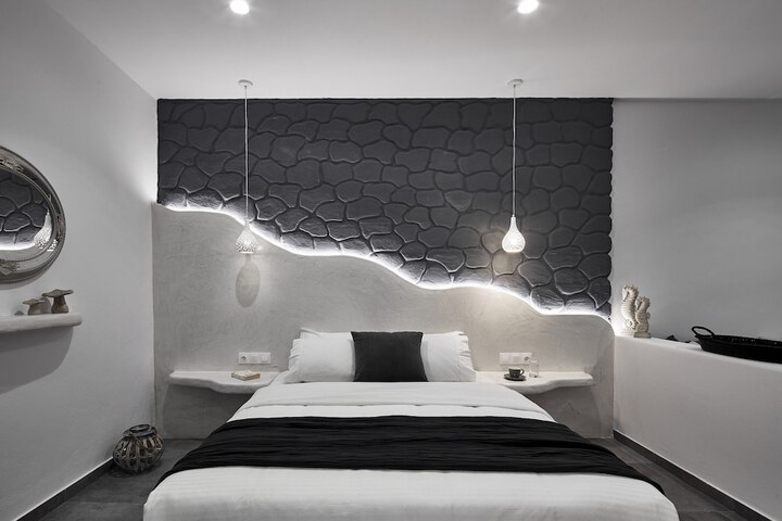 Room 3 of 70