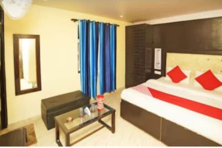 Room 2 of 11