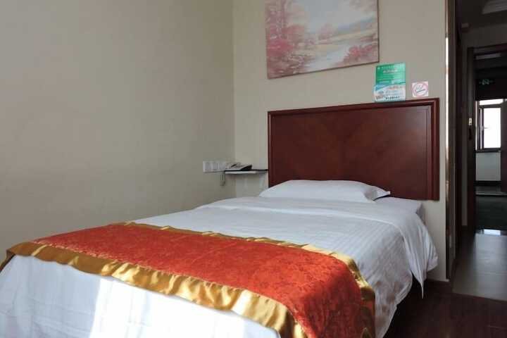 Room 10 of 45