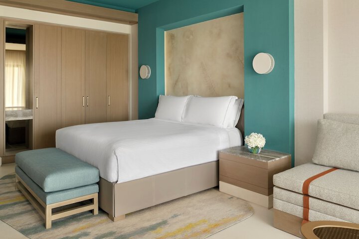 Room 10 of 76