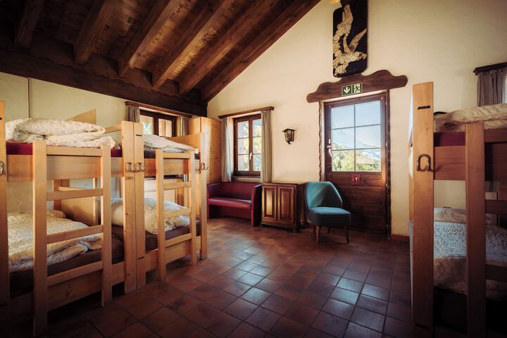 Room 3 of 28