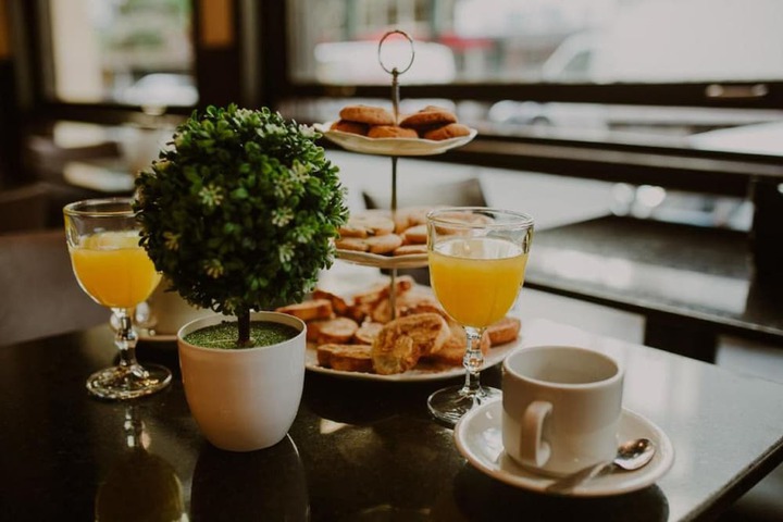 Breakfast/Coffee Service 28 of 34