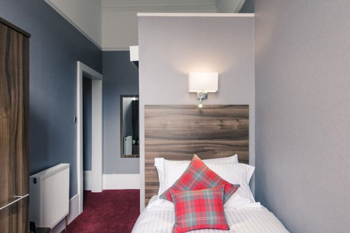 Room 35 of 67