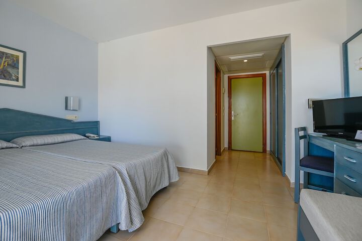 Room 26 of 149