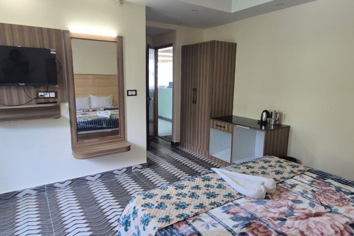 Room 9 of 19