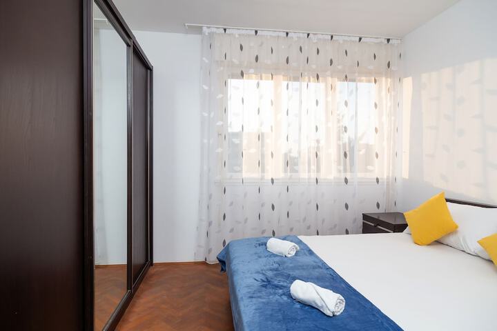Room 6 of 19