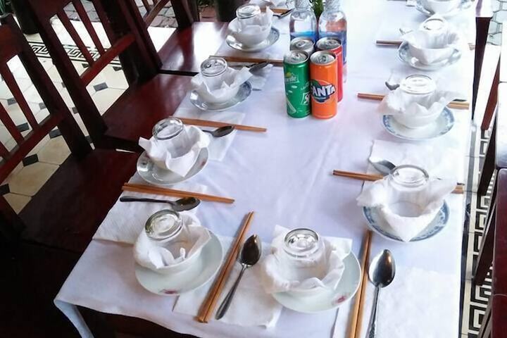 Dining 32 of 60