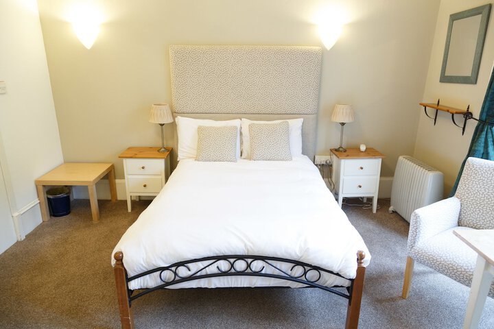 Room 18 of 108