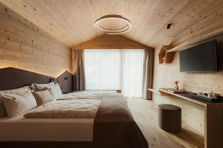 Room 8 of 36