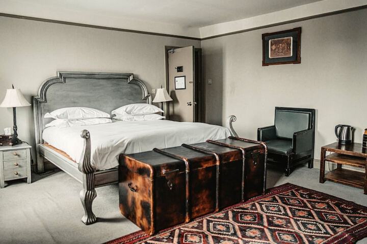 Room 21 of 98