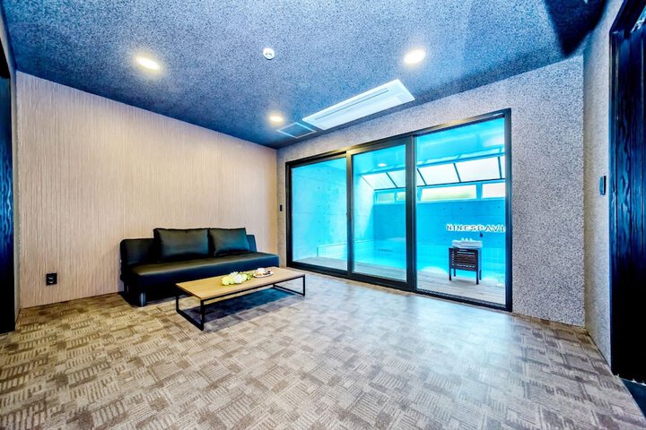 Room 10 of 71